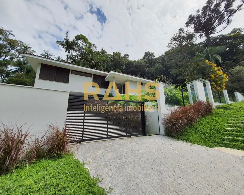 Foto 1 de Casa com 3 quartos à venda, 300m2 em América, Joinville - SC