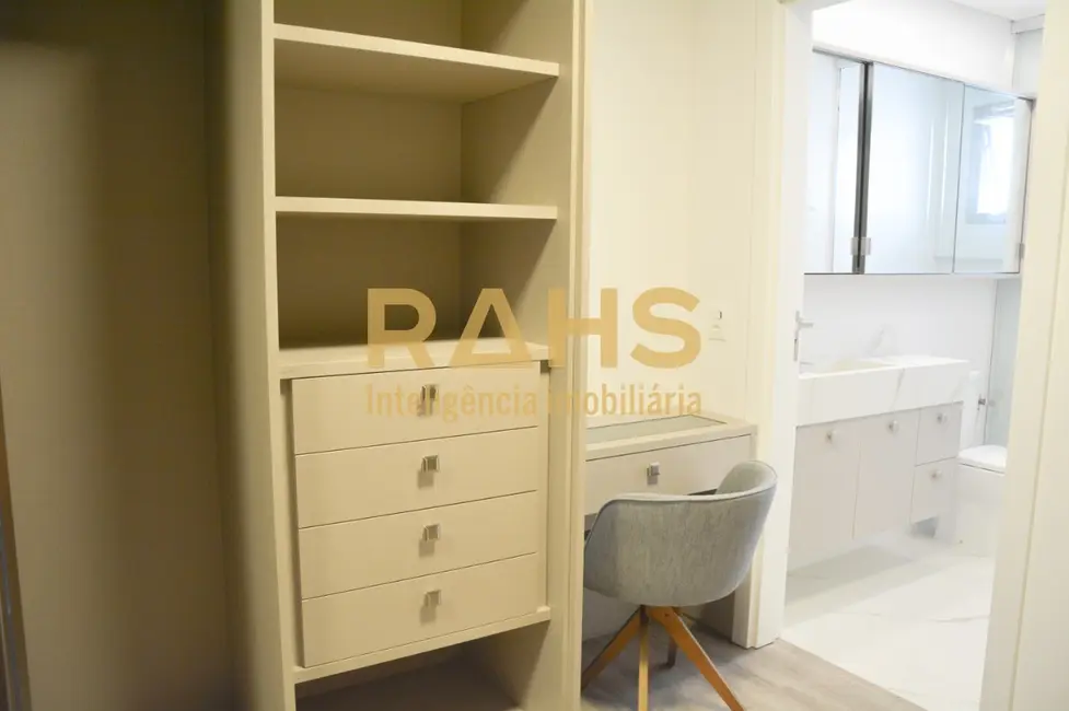 Apartamento com 3 quartos à venda, 161m2 em América, Joinville - SC - imagem 8 Foto 8 de Apartamento com 3 quartos à venda, 161m2 em América, Joinville - SC