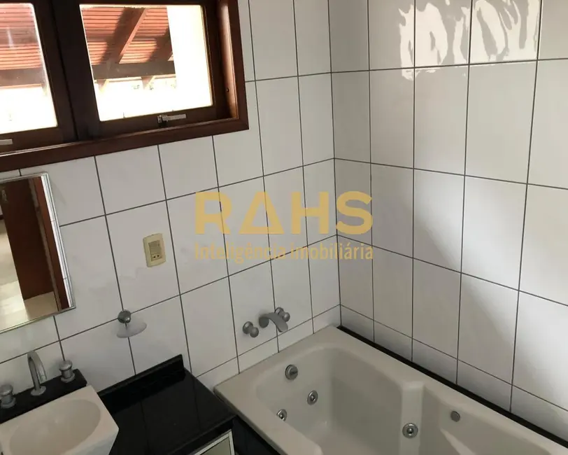 Foto 6 de Casa com 3 quartos à venda, 208m2 em Anita Garibaldi, Joinville - SC