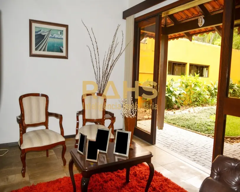 Foto 3 de Casa de Condomínio com 4 quartos à venda, 460m2 em Saguaçu, Joinville - SC