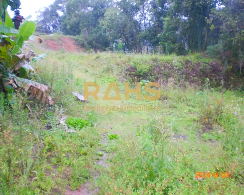 Foto 1 de Terreno / Lote à venda em Iririú, Joinville - SC