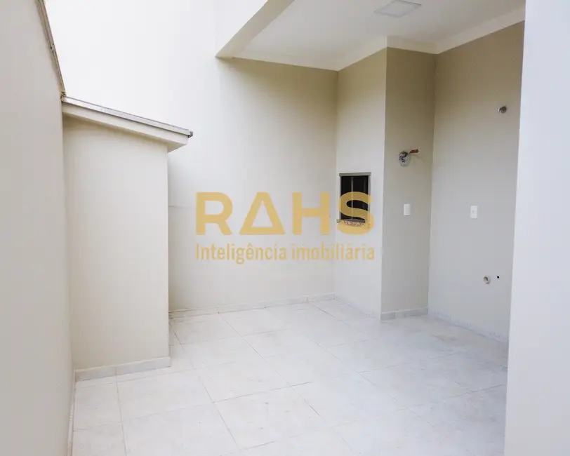 Foto 2 de Casa com 3 quartos à venda, 155m2 em Bom Retiro, Joinville - SC