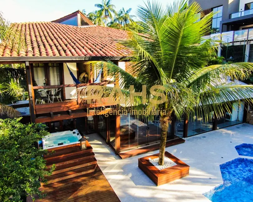 Casa com 4 quartos à venda, 402m2 em América, Joinville - SC - imagem 7 Foto 7 de Casa com 4 quartos à venda, 402m2 em América, Joinville - SC