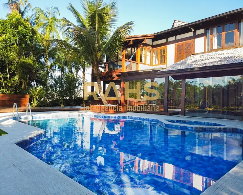 Casa com 4 quartos à venda, 402m2 em América, Joinville - SC - imagem 4 Foto 4 de Casa com 4 quartos à venda, 402m2 em América, Joinville - SC