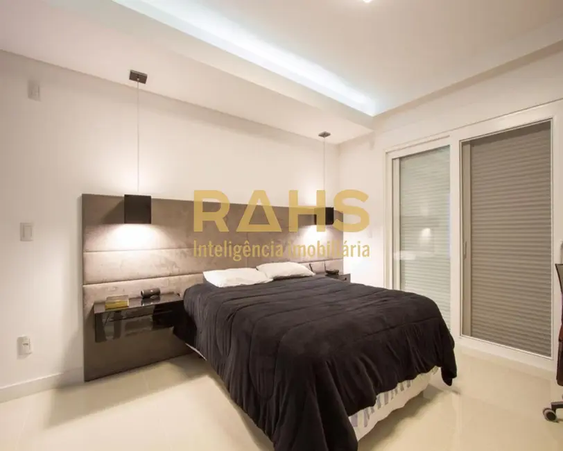 Foto 7 de Casa de Condomínio com 5 quartos à venda, 1027m2 em América, Joinville - SC