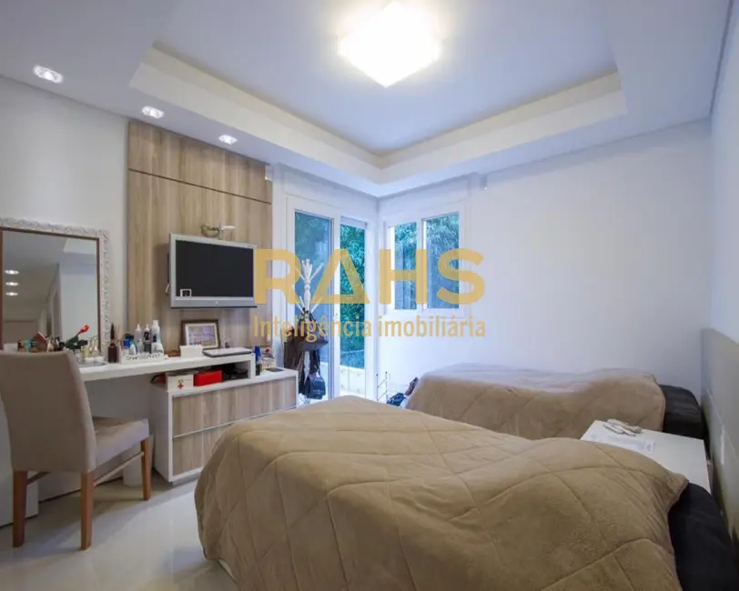 Foto 4 de Casa de Condomínio com 5 quartos à venda, 1027m2 em América, Joinville - SC