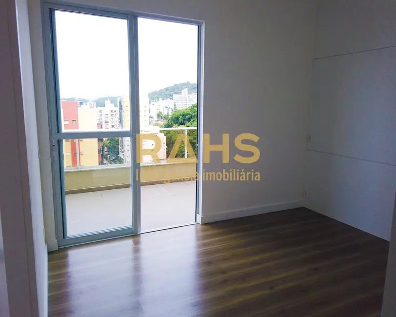 Foto 4 de Cobertura com 3 quartos à venda, 302m2 em Atiradores, Joinville - SC