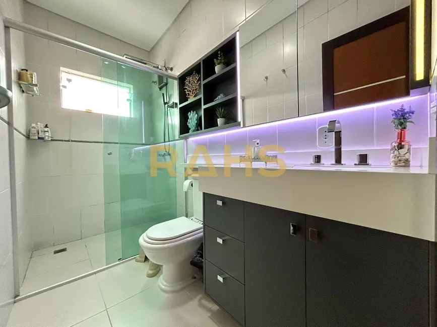 Foto 3 de Casa com 4 quartos à venda, 279m2 em Floresta, Joinville - SC