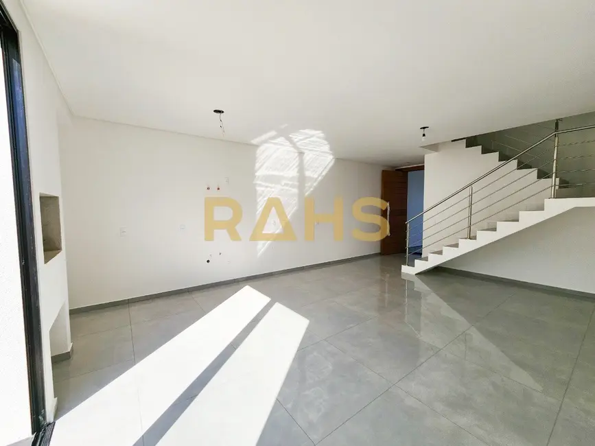 Foto 3 de Casa com 3 quartos à venda, 131m2 em Saguaçu, Joinville - SC