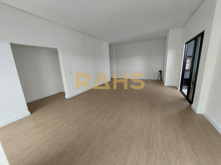 Foto 3 de Cobertura com 3 quartos à venda, 136m2 em Anita Garibaldi, Joinville - SC