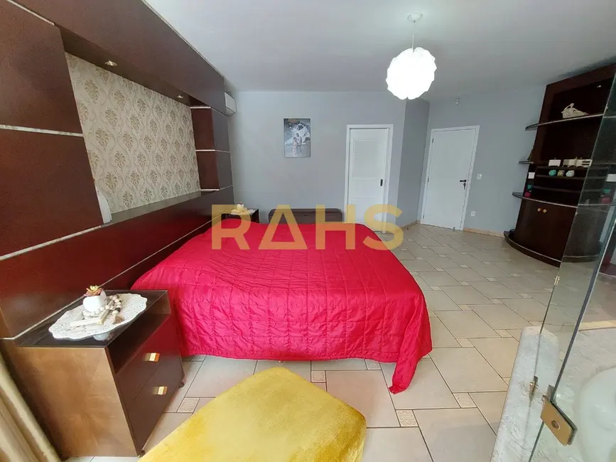 Casa com 3 quartos à venda, 270m2 em Costa e Silva, Joinville - SC - imagem 9 Foto 9 de Casa com 3 quartos à venda, 270m2 em Costa e Silva, Joinville - SC