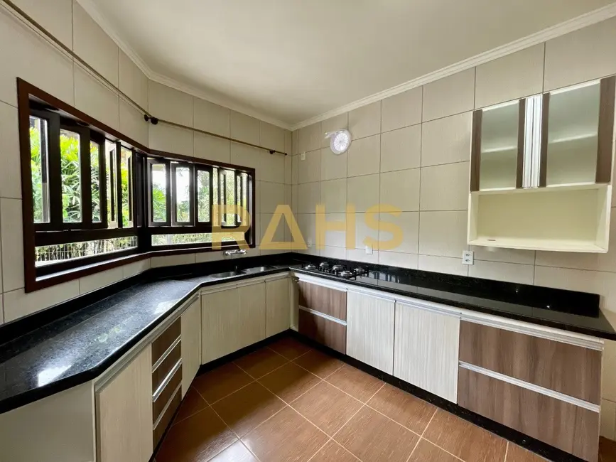 Foto 2 de Casa com 3 quartos à venda, 160m2 em Pirabeiraba (Pirabeiraba), Joinville - SC