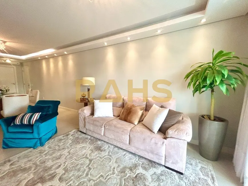 Foto 7 de Apartamento com 3 quartos à venda, 131m2 em Saguaçu, Joinville - SC