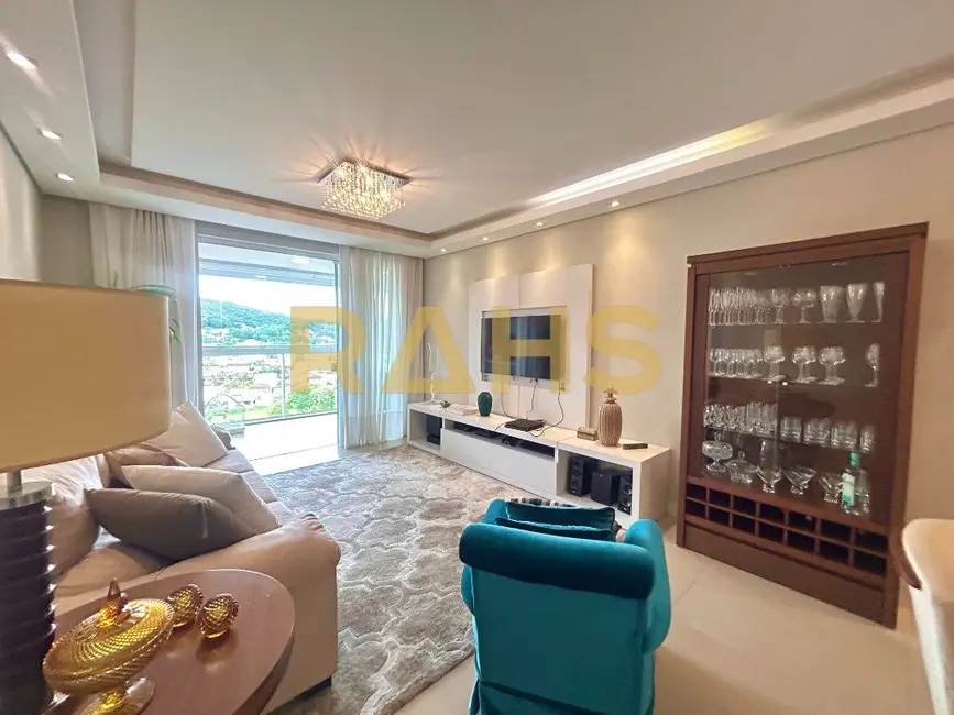 Foto 3 de Apartamento com 3 quartos à venda, 131m2 em Saguaçu, Joinville - SC