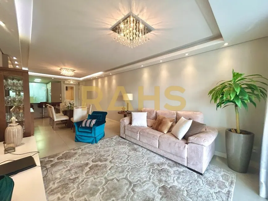 Foto 6 de Apartamento com 3 quartos à venda, 131m2 em Saguaçu, Joinville - SC