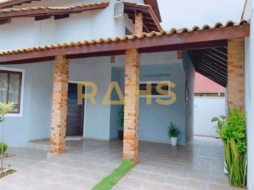 Foto 2 de Casa com 2 quartos à venda, 228m2 em Aventureiro, Joinville - SC