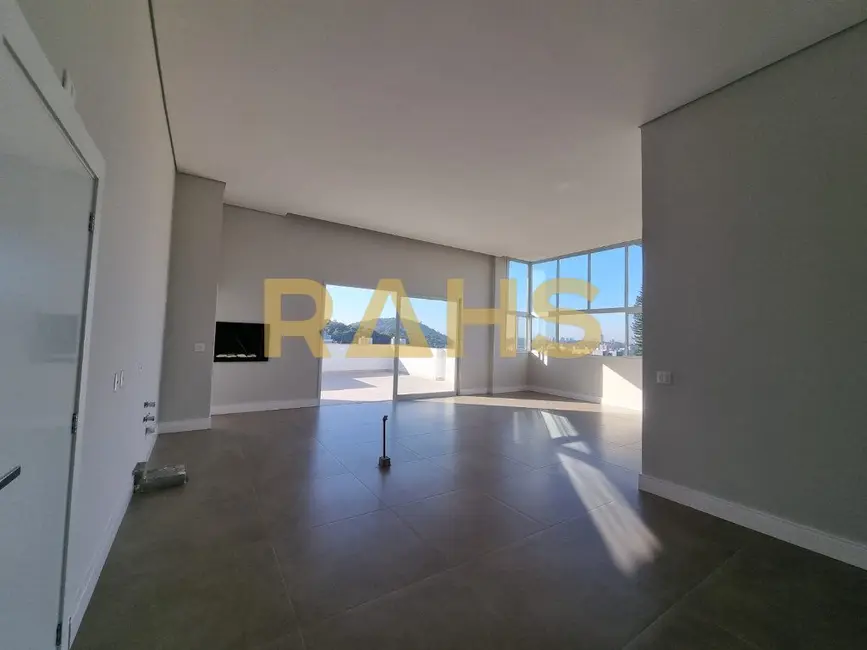 Foto 4 de Cobertura com 3 quartos à venda, 186m2 em Costa e Silva, Joinville - SC