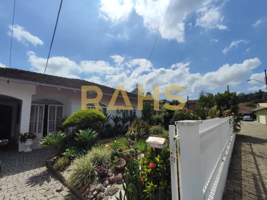 Casa com 4 quartos à venda, 188m2 em Anita Garibaldi, Joinville - SC - imagem 6 Foto 6 de Casa com 4 quartos à venda, 188m2 em Anita Garibaldi, Joinville - SC