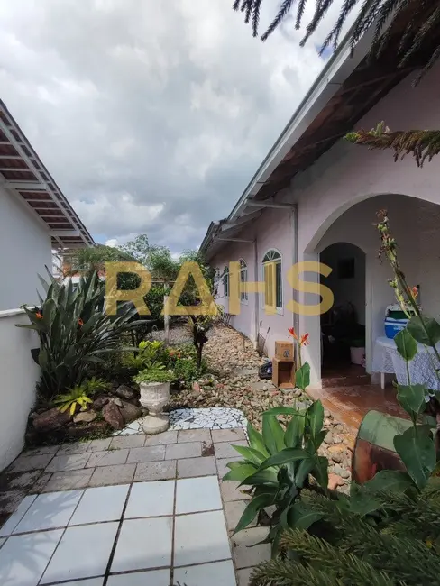 Foto 2 de Casa com 4 quartos à venda, 188m2 em Anita Garibaldi, Joinville - SC