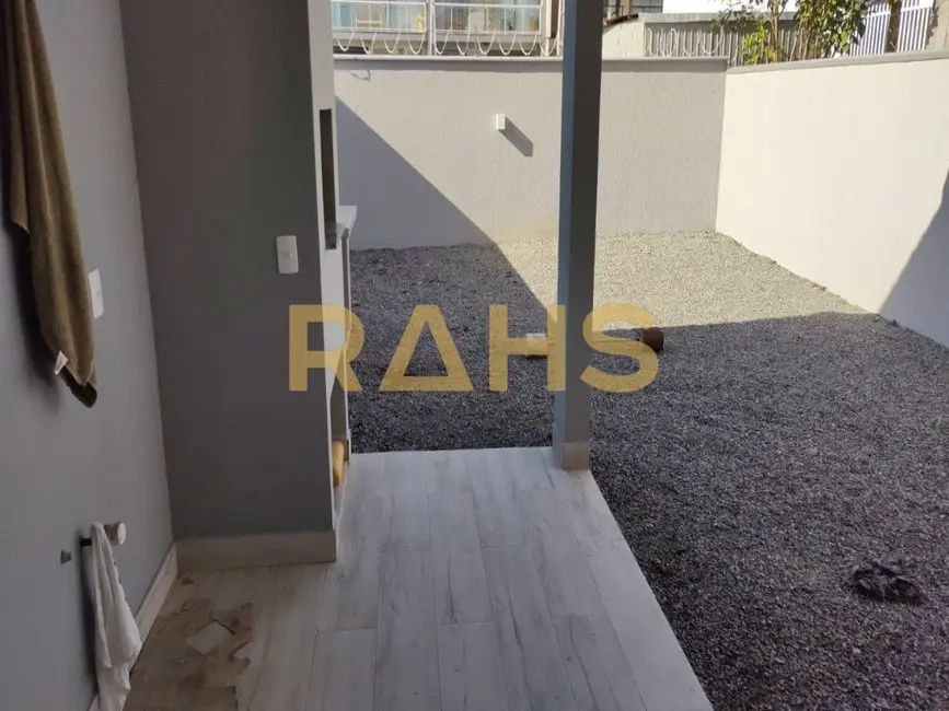 Foto 2 de Casa com 2 quartos à venda, 102m2 em Balneario Picarras - SC