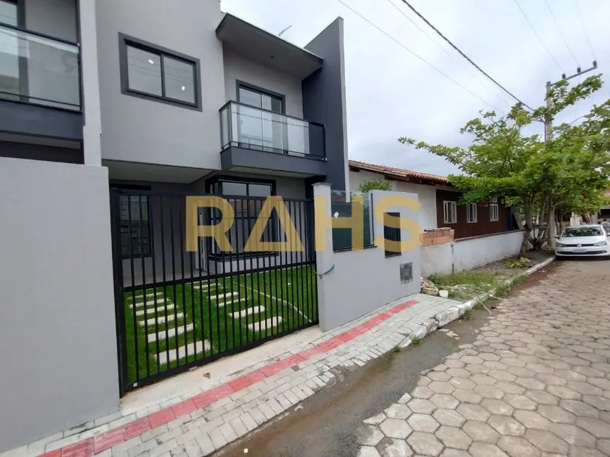 Foto 1 de Casa com 2 quartos à venda, 92m2 em Barra Velha - SC