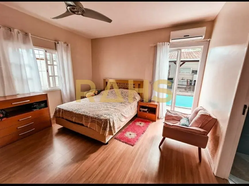 Foto 8 de Casa com 4 quartos à venda, 187m2 em Bom Retiro, Joinville - SC