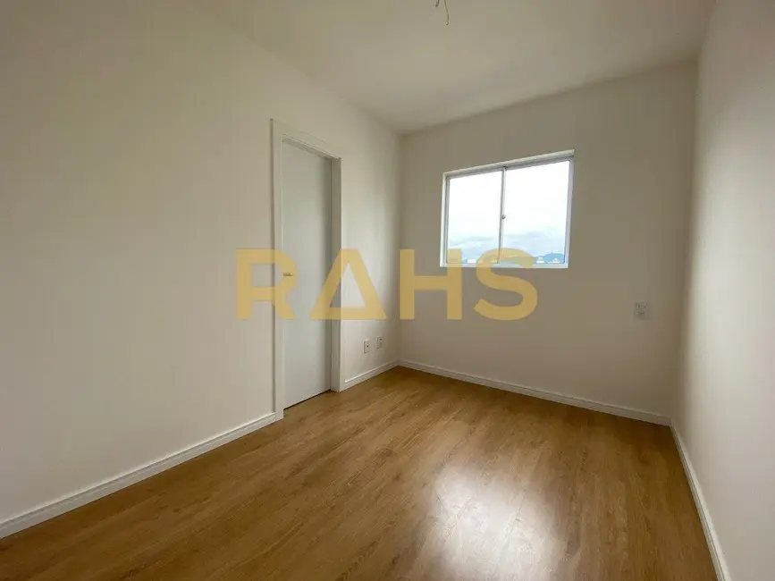 Foto 7 de Apartamento com 2 quartos à venda, 63m2 em Santo Antônio, Joinville - SC