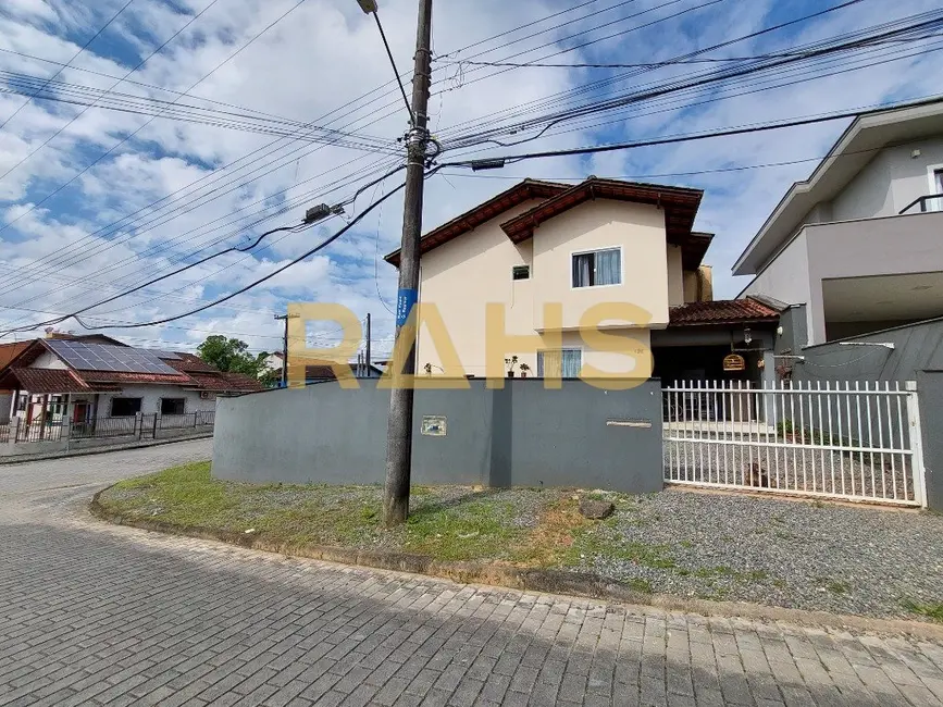 Foto 3 de Casa com 3 quartos à venda, 88m2 em Vila Nova, Joinville - SC