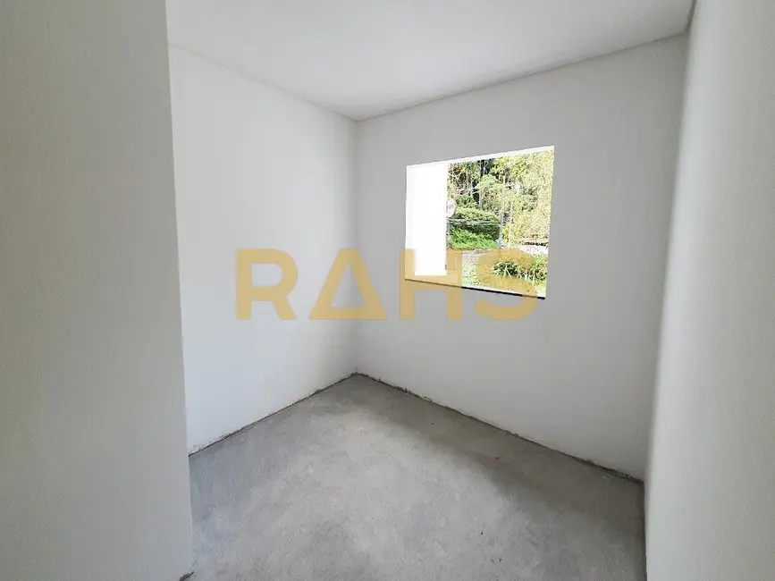 Casa com 2 quartos à venda, 130m2 em América, Joinville - SC - imagem 8 Foto 8 de Casa com 2 quartos à venda, 130m2 em América, Joinville - SC