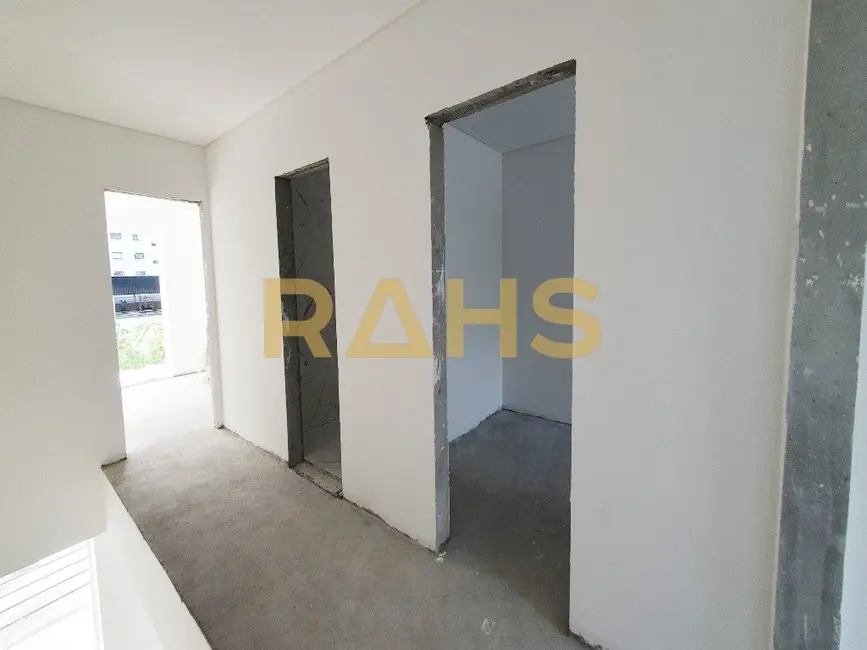 Casa com 2 quartos à venda, 130m2 em América, Joinville - SC - imagem 9 Foto 9 de Casa com 2 quartos à venda, 130m2 em América, Joinville - SC