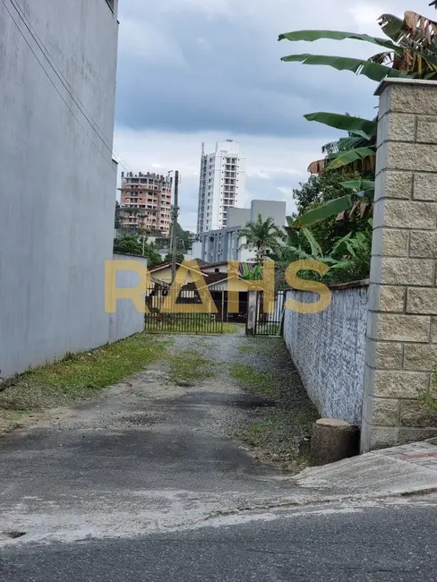 Foto 1 de Terreno / Lote à venda em Glória, Joinville - SC