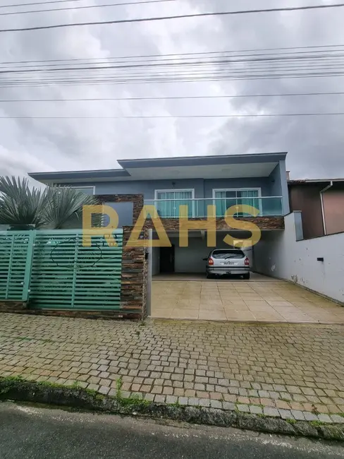 Foto 1 de Casa com 3 quartos à venda, 550m2 em Nova Brasília, Joinville - SC