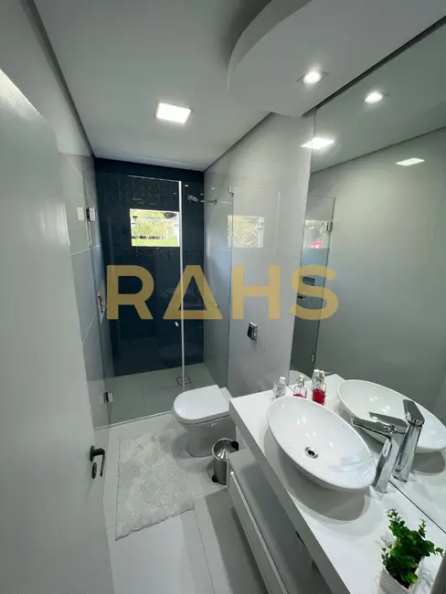 Foto 8 de Casa com 4 quartos à venda, 184m2 em Santo Antônio, Joinville - SC