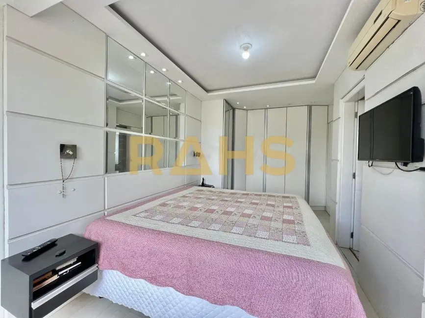 Foto 8 de Apartamento com 3 quartos à venda, 103m2 em Santo Antônio, Joinville - SC