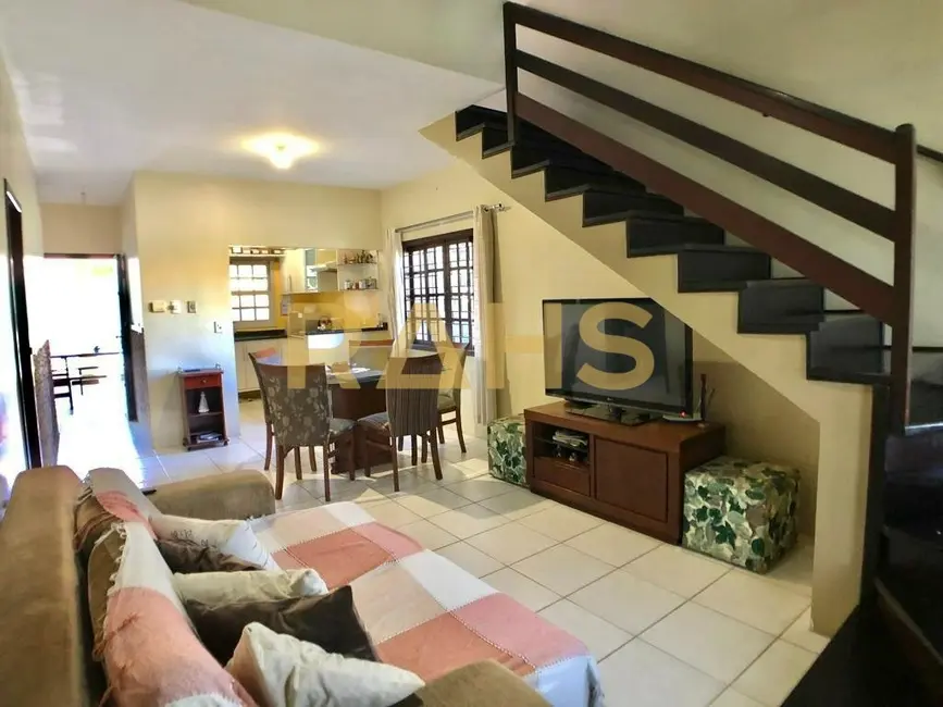 Foto 2 de Casa com 3 quartos à venda em Espinheiros, Joinville - SC