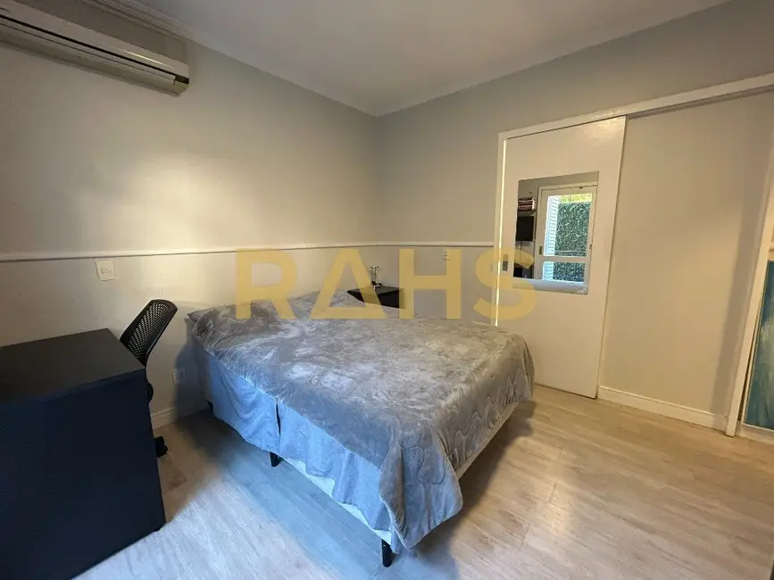 Foto 2 de Casa de Condomínio com 4 quartos à venda, 238m2 em América, Joinville - SC