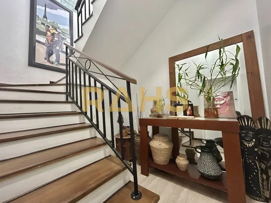 Foto 7 de Casa de Condomínio com 4 quartos à venda, 238m2 em América, Joinville - SC