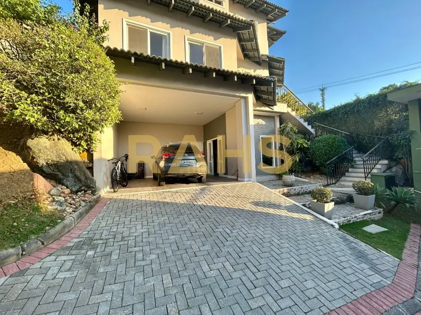 Foto 6 de Casa de Condomínio com 4 quartos à venda, 238m2 em América, Joinville - SC