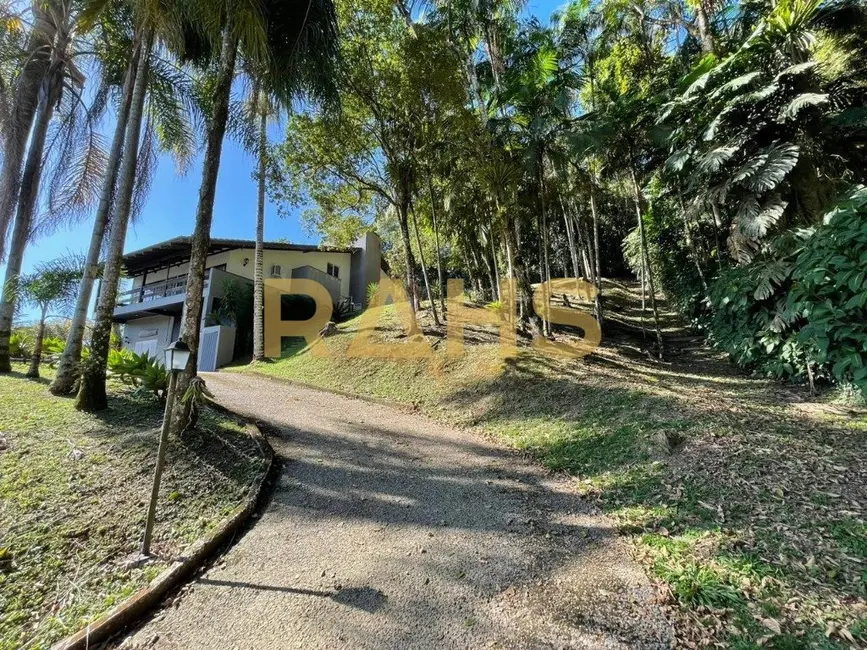 Casa com 5 quartos à venda, 500m2 em América, Joinville - SC - imagem 3 Foto 3 de Casa com 5 quartos à venda, 500m2 em América, Joinville - SC