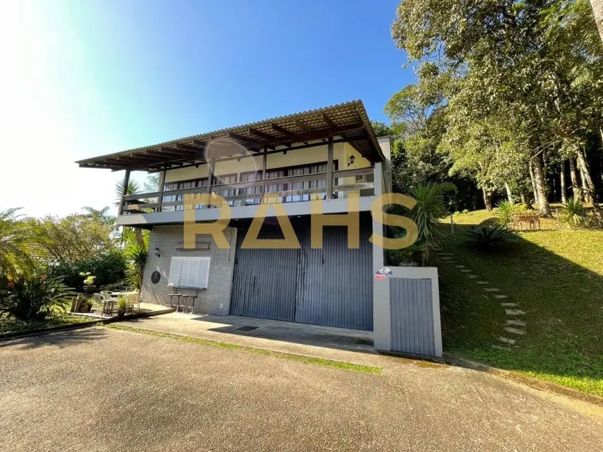 Casa com 5 quartos à venda, 500m2 em América, Joinville - SC - imagem 5 Foto 5 de Casa com 5 quartos à venda, 500m2 em América, Joinville - SC