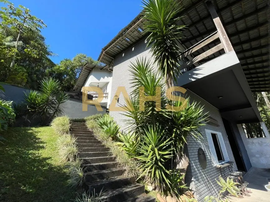 Casa com 5 quartos à venda, 500m2 em América, Joinville - SC - imagem 8 Foto 8 de Casa com 5 quartos à venda, 500m2 em América, Joinville - SC