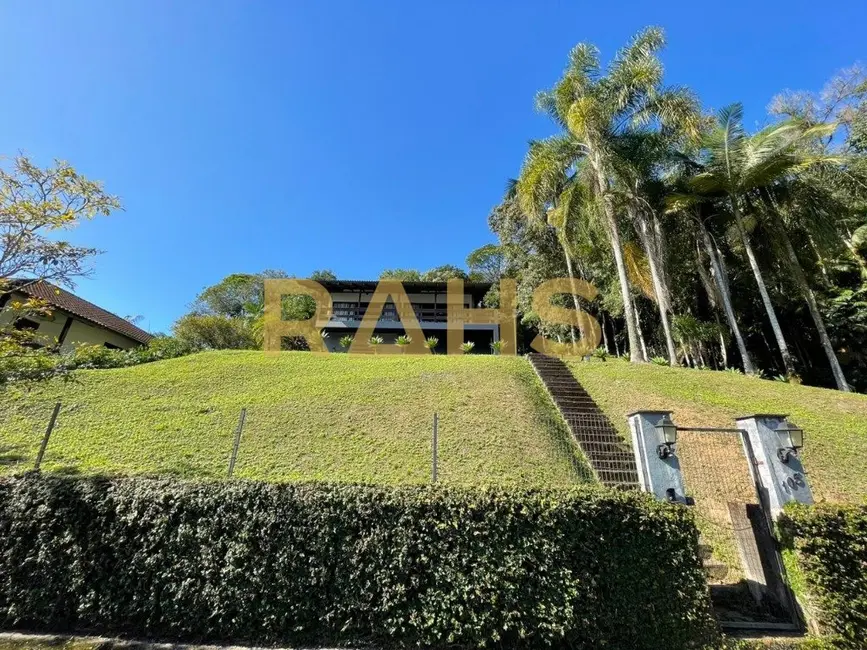 Foto 2 de Casa com 5 quartos à venda, 500m2 em América, Joinville - SC