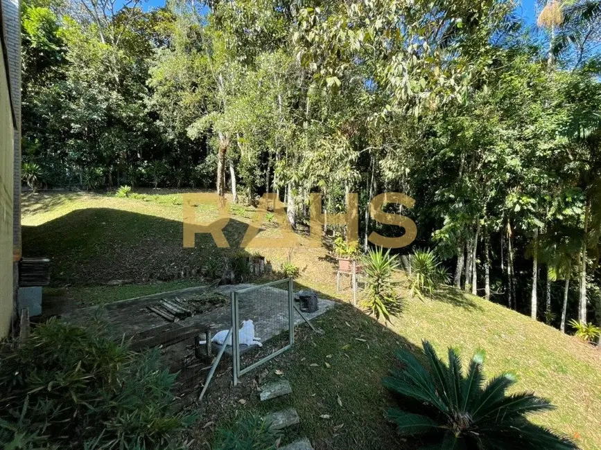 Casa com 5 quartos à venda, 500m2 em América, Joinville - SC - imagem 9 Foto 9 de Casa com 5 quartos à venda, 500m2 em América, Joinville - SC