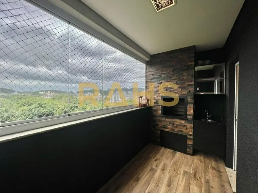 Foto 8 de Apartamento com 2 quartos à venda, 79m2 em Santo Antônio, Joinville - SC
