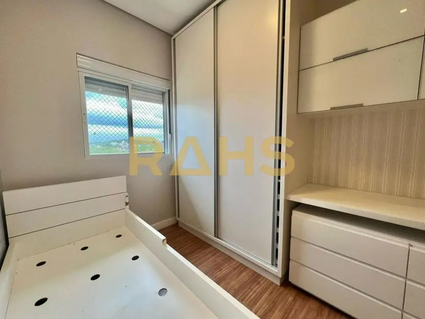 Foto 6 de Apartamento com 2 quartos à venda, 79m2 em Santo Antônio, Joinville - SC