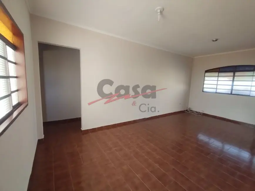 Sobrado com 3 quartos à venda, 216m2 em Ribeirao Preto - SP - imagem 4 Foto 4 de Sobrado com 3 quartos à venda, 216m2 em Ribeirao Preto - SP