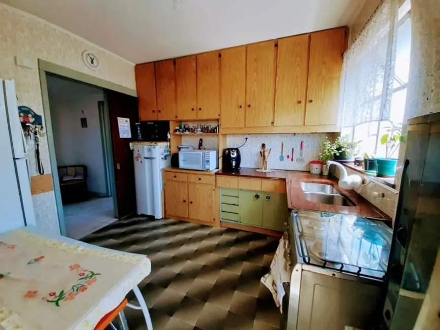 Apartamento com 3 quartos à venda, 127m2 em Menino Deus, Porto Alegre - RS - imagem 6 Foto 6 de Apartamento com 3 quartos à venda, 127m2 em Menino Deus, Porto Alegre - RS