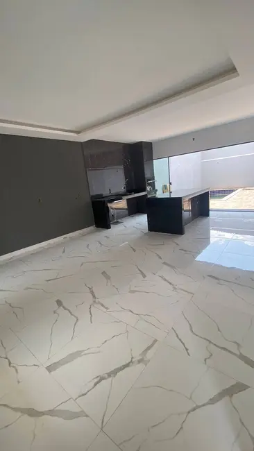 Casa com 3 quartos à venda, 250m2 em São Francisco II, Senador Canedo - GO - imagem 4 Foto 4 de Casa com 3 quartos à venda, 250m2 em São Francisco II, Senador Canedo - GO