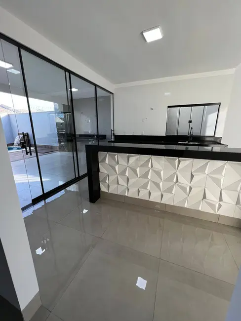 Casa com 3 quartos à venda, 300m2 em Residencial Jardim Canedo III, Senador Canedo - GO - imagem 8 Foto 8 de Casa com 3 quartos à venda, 300m2 em Residencial Jardim Canedo III, Senador Canedo - GO