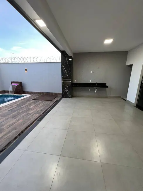 Casa com 3 quartos à venda, 300m2 em Residencial Jardim Canedo III, Senador Canedo - GO - imagem 3 Foto 3 de Casa com 3 quartos à venda, 300m2 em Residencial Jardim Canedo III, Senador Canedo - GO